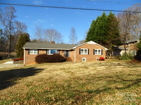 1175 Whispering Pines Drive Kernersville NC 27284