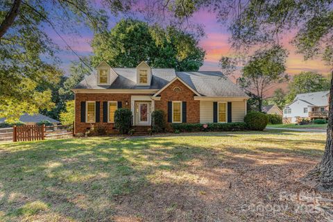 9437 Fairmead Drive Charlotte NC 28269