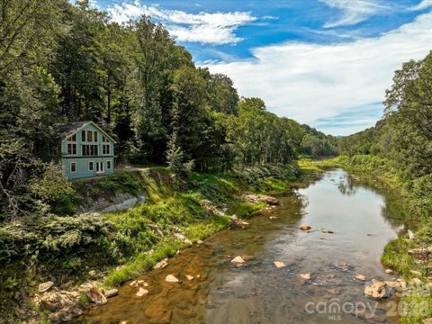 Photo of 359 Shull Farm Road, Burnsville, NC 28714 (MLS # 4418216)