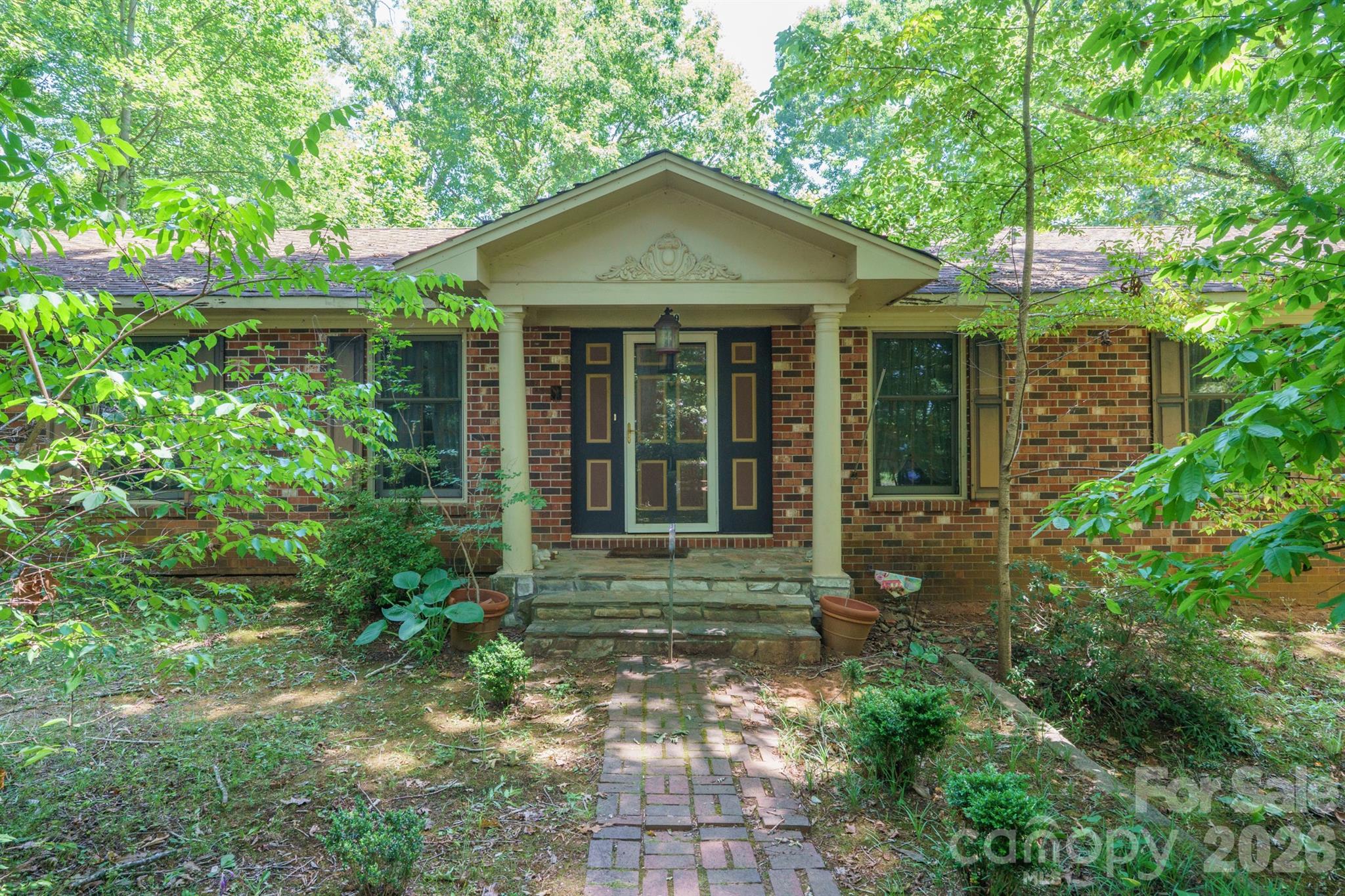 1729 Brentwood Drive