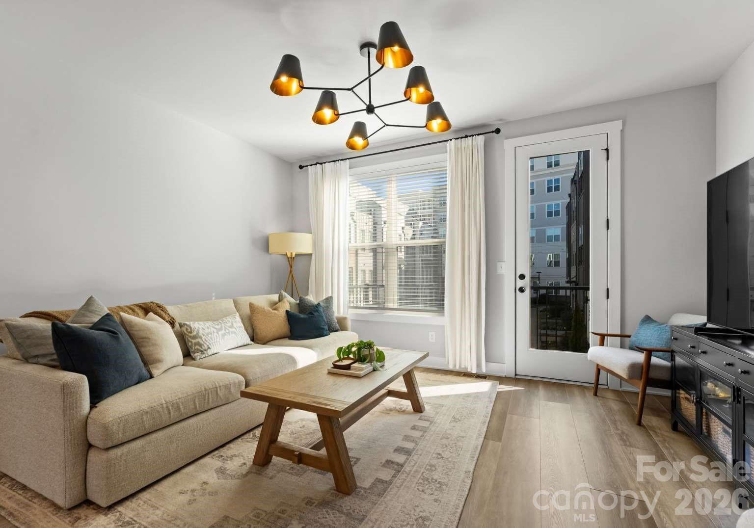 1737 Dunavant Street