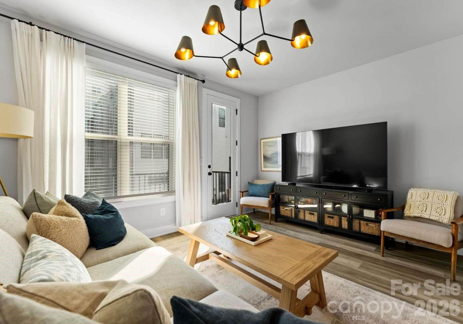 1737 Dunavant Street