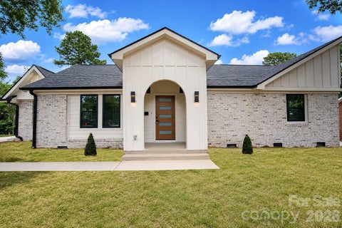 Photo of 409 Scaleybark Road, Charlotte, NC 28209 (MLS # 4394547)
