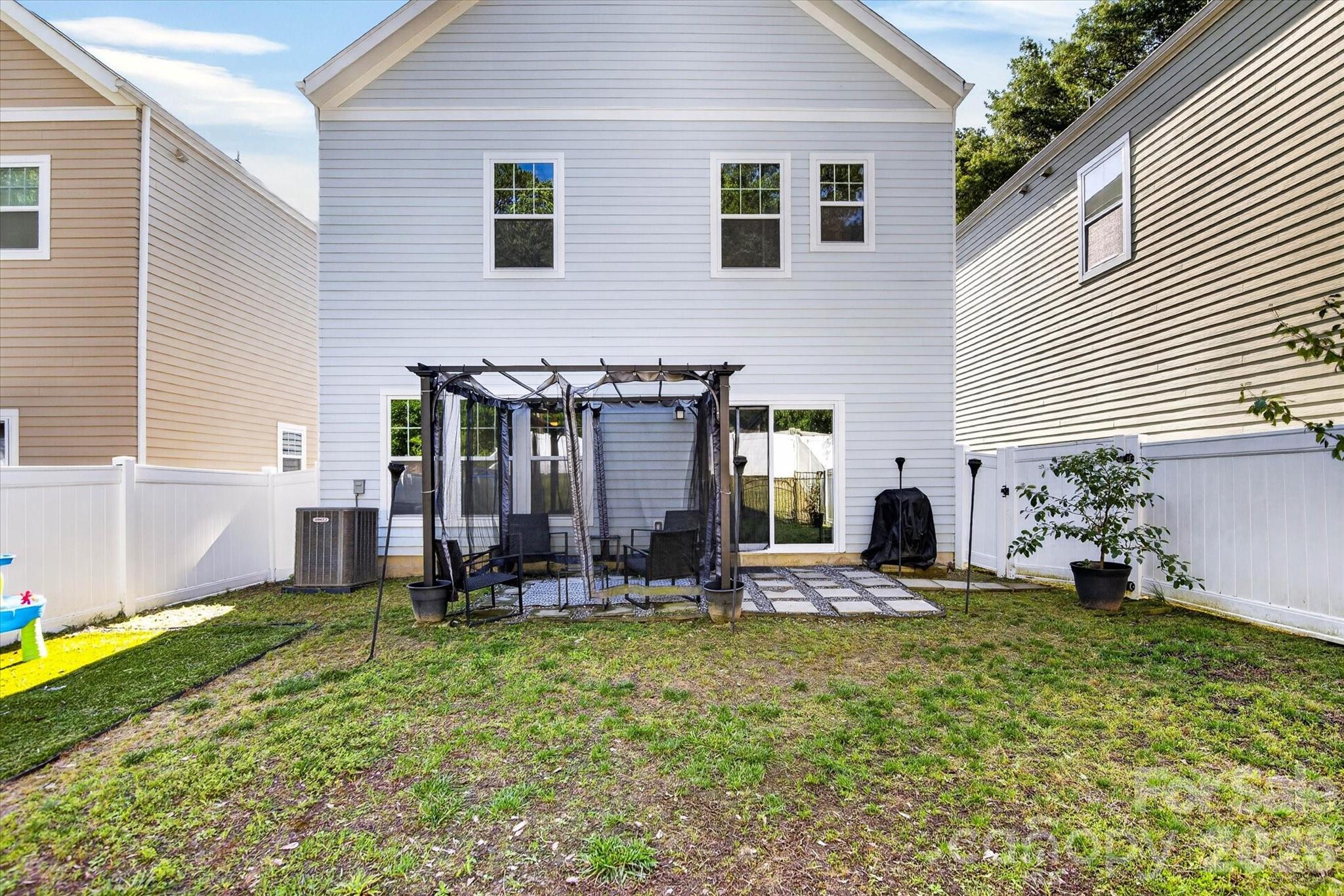 548 Kingsway Circle