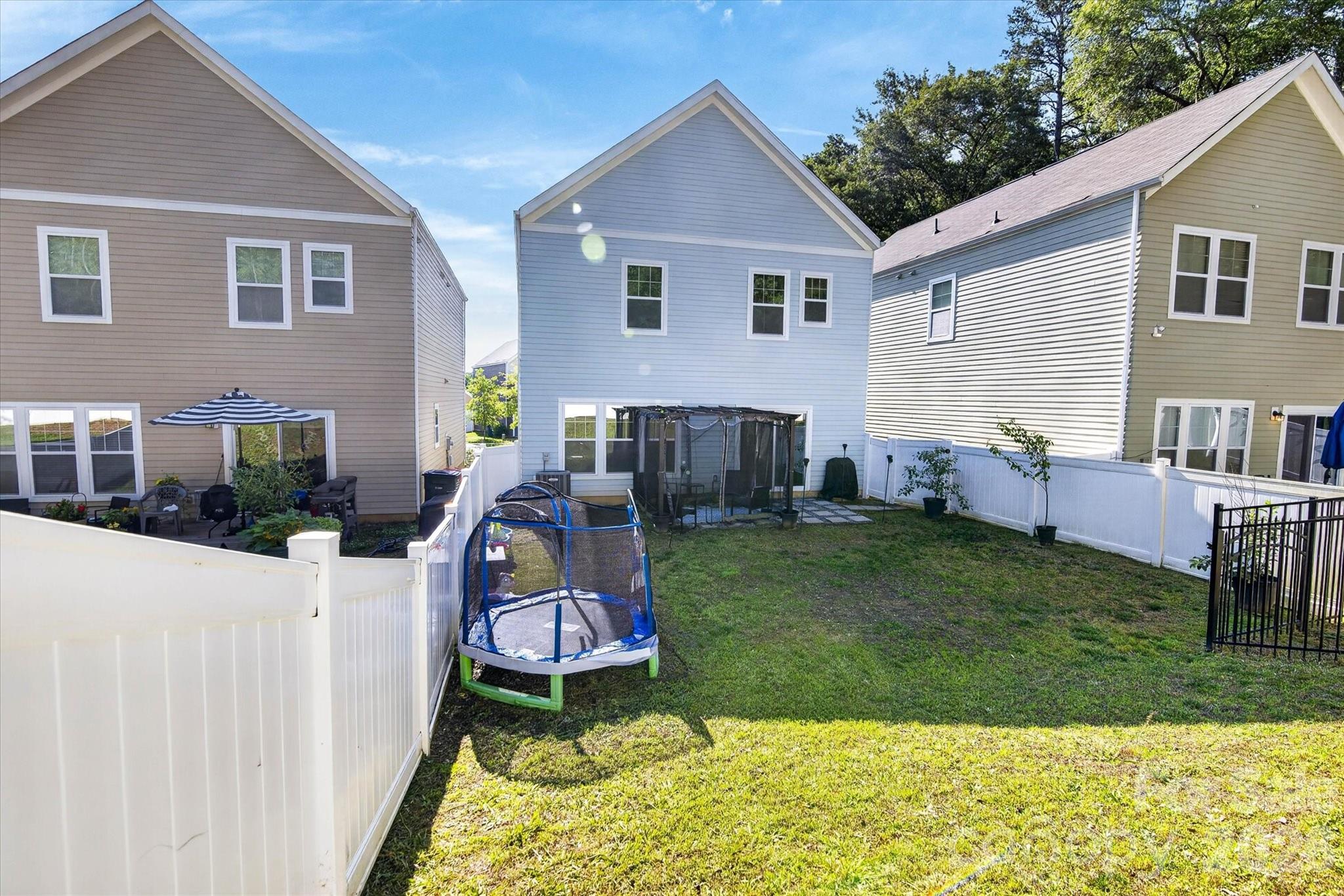 548 Kingsway Circle