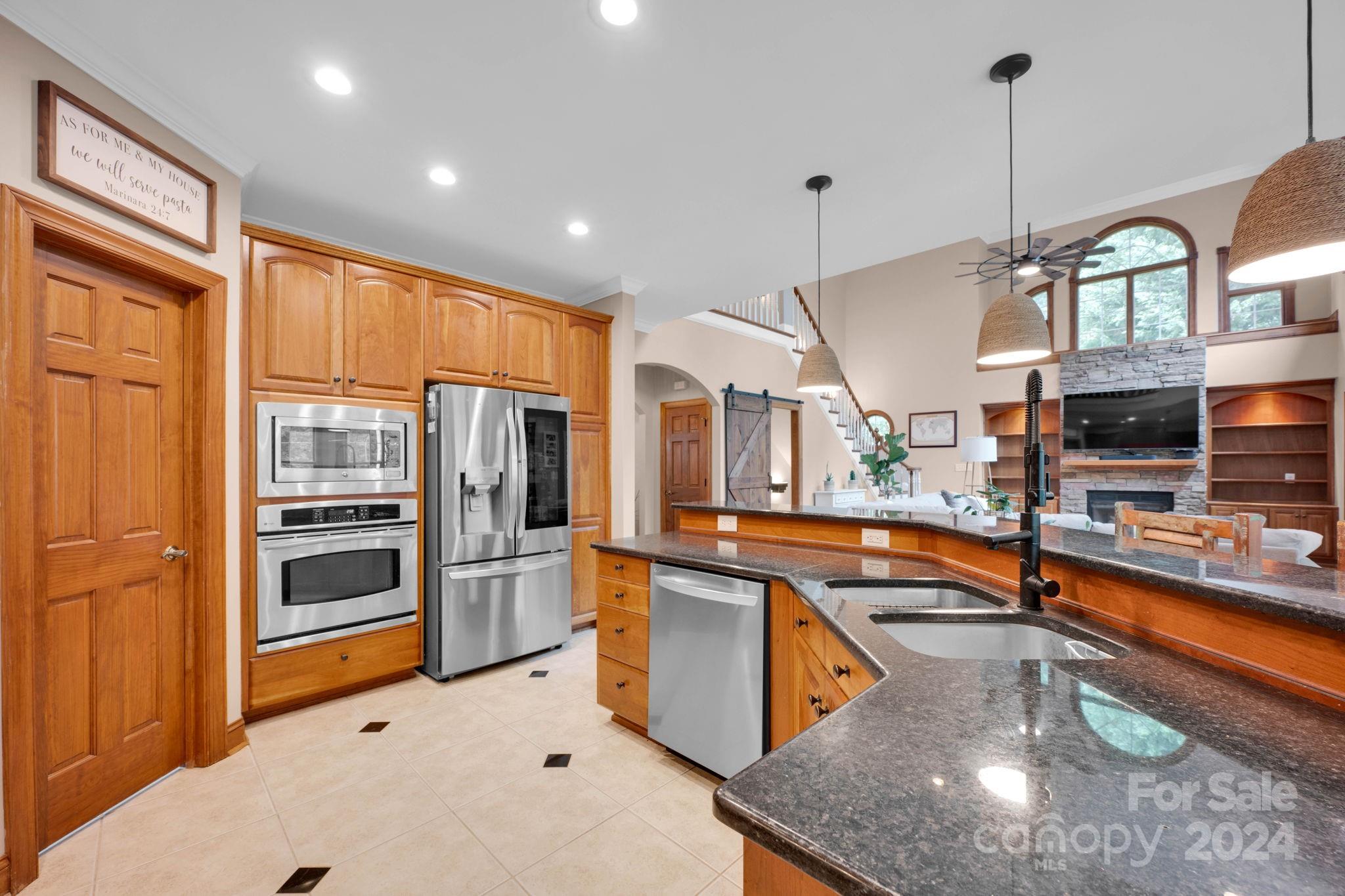 Pinnacle Shores - Residential