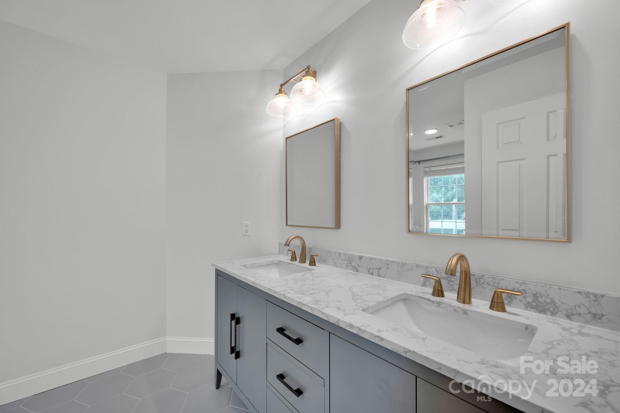 Pinnacle Shores - Residential