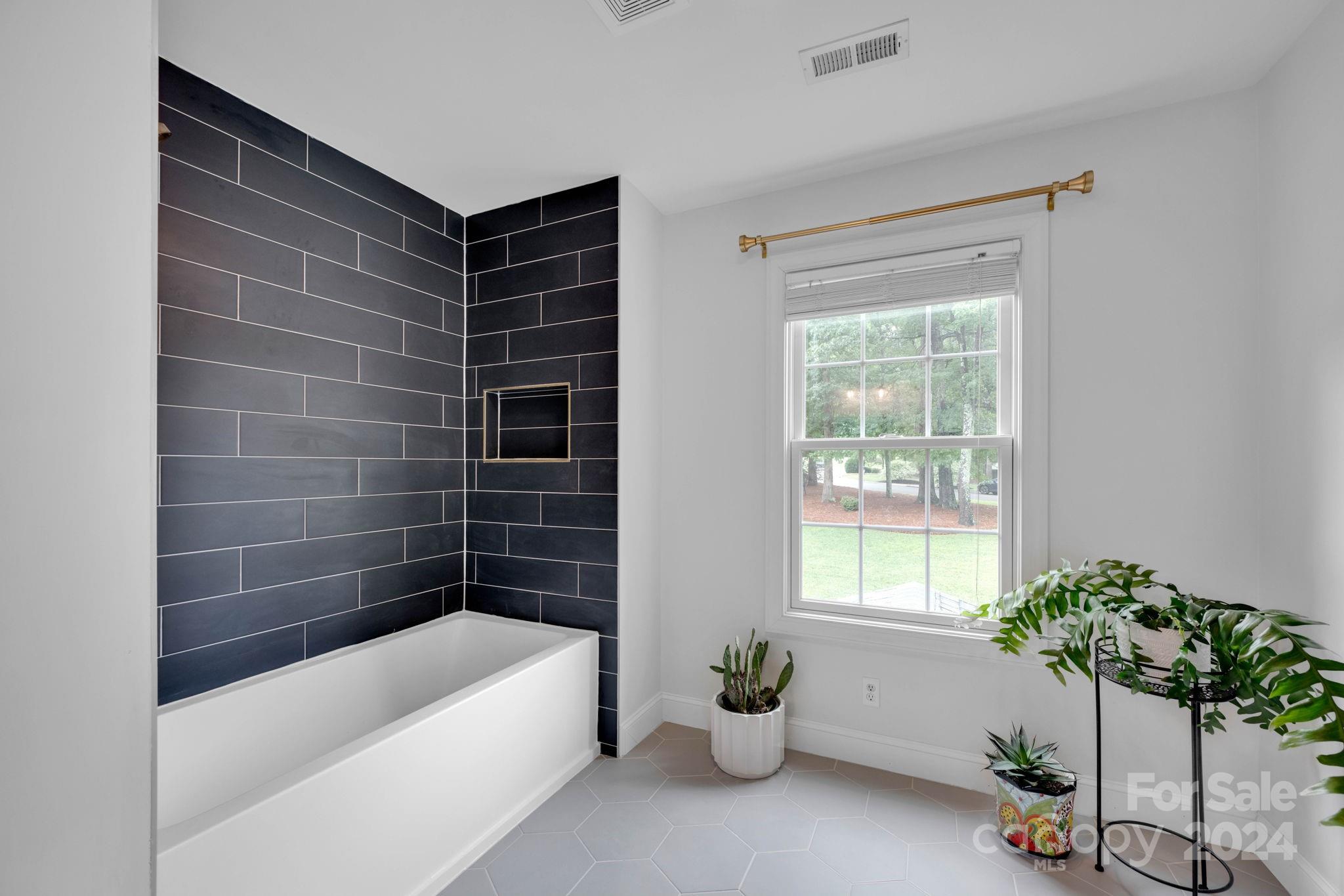 Pinnacle Shores - Residential