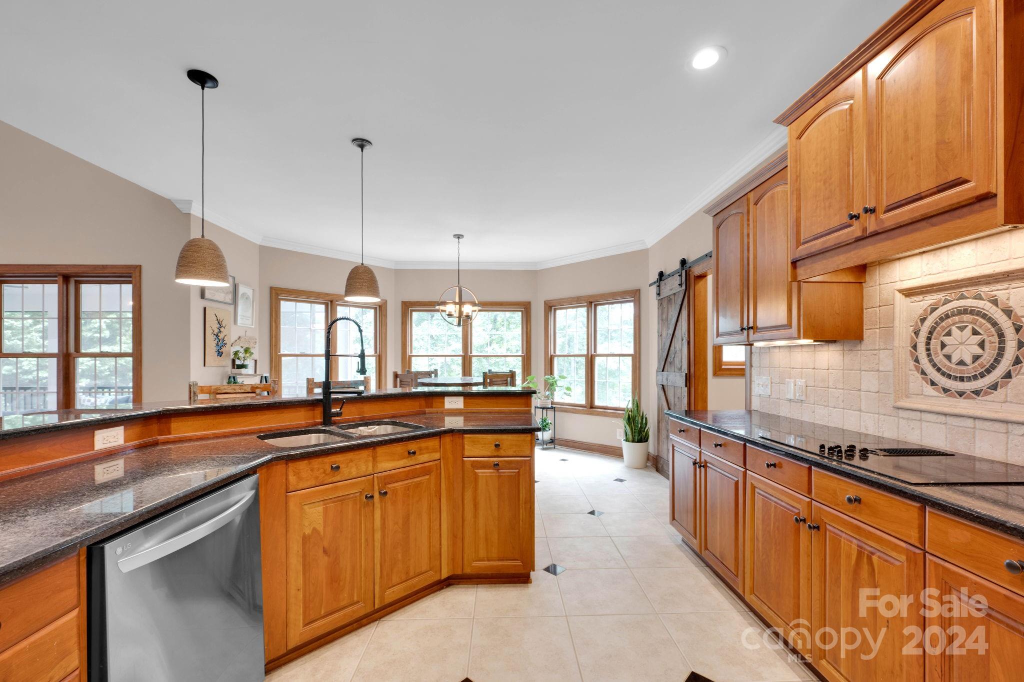 Pinnacle Shores - Residential