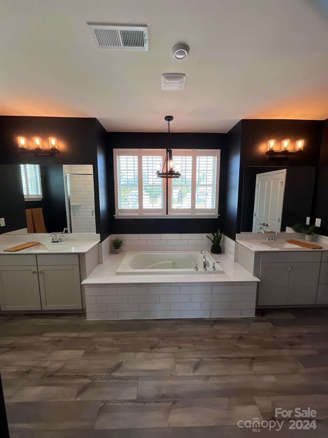 Paddlers Cove - Residential