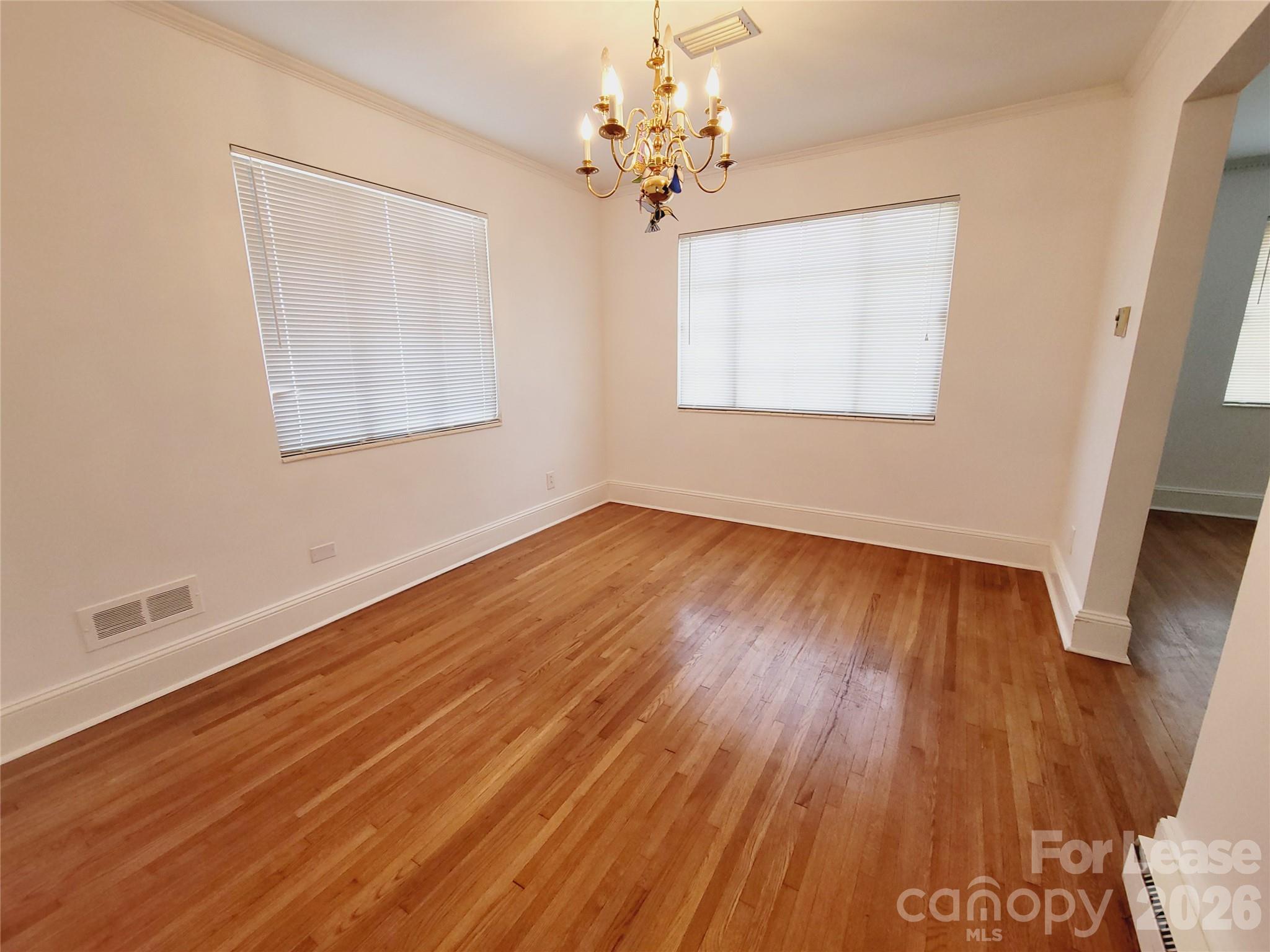 1348 E Woodlawn Road