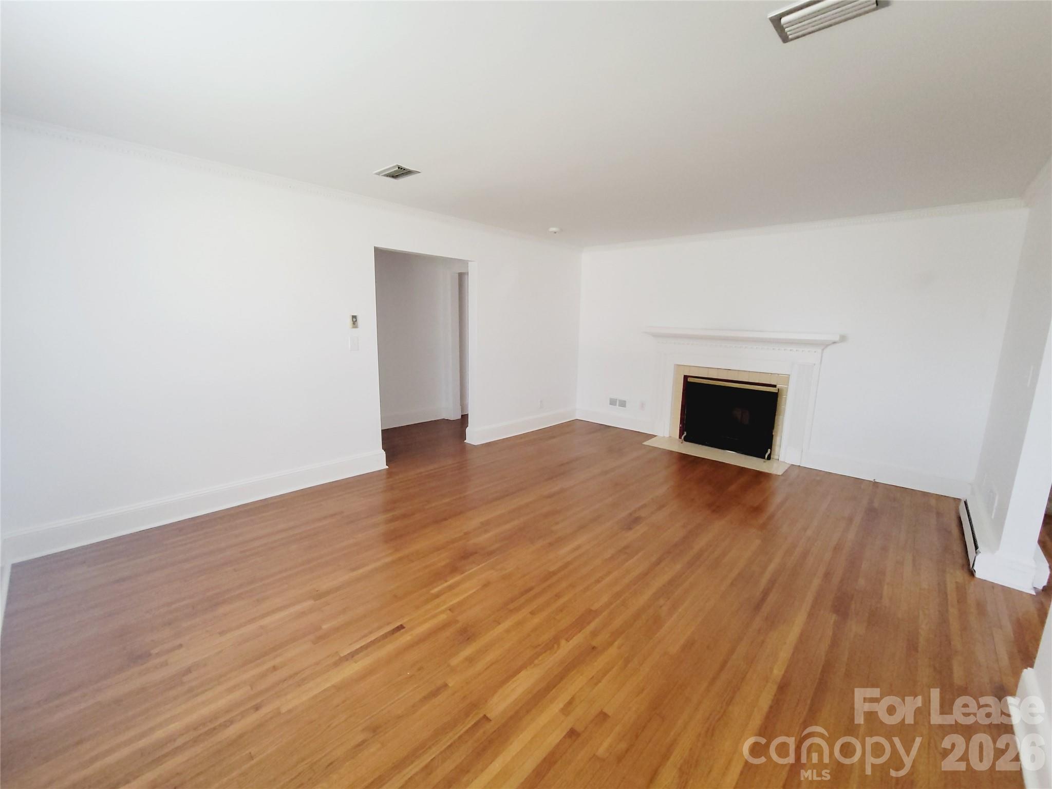 1348 E Woodlawn Road