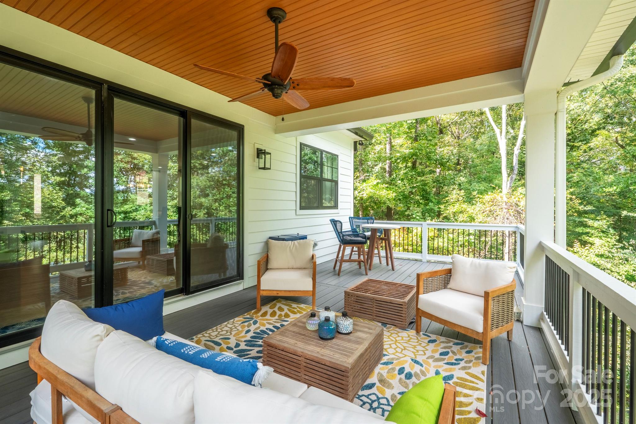 685 Knollcrest Drive NE