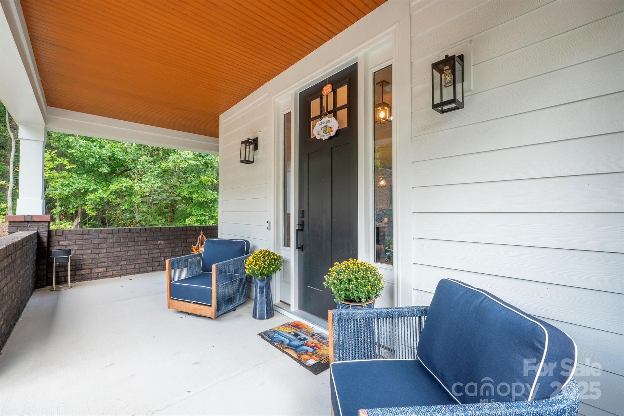 685 Knollcrest Drive NE