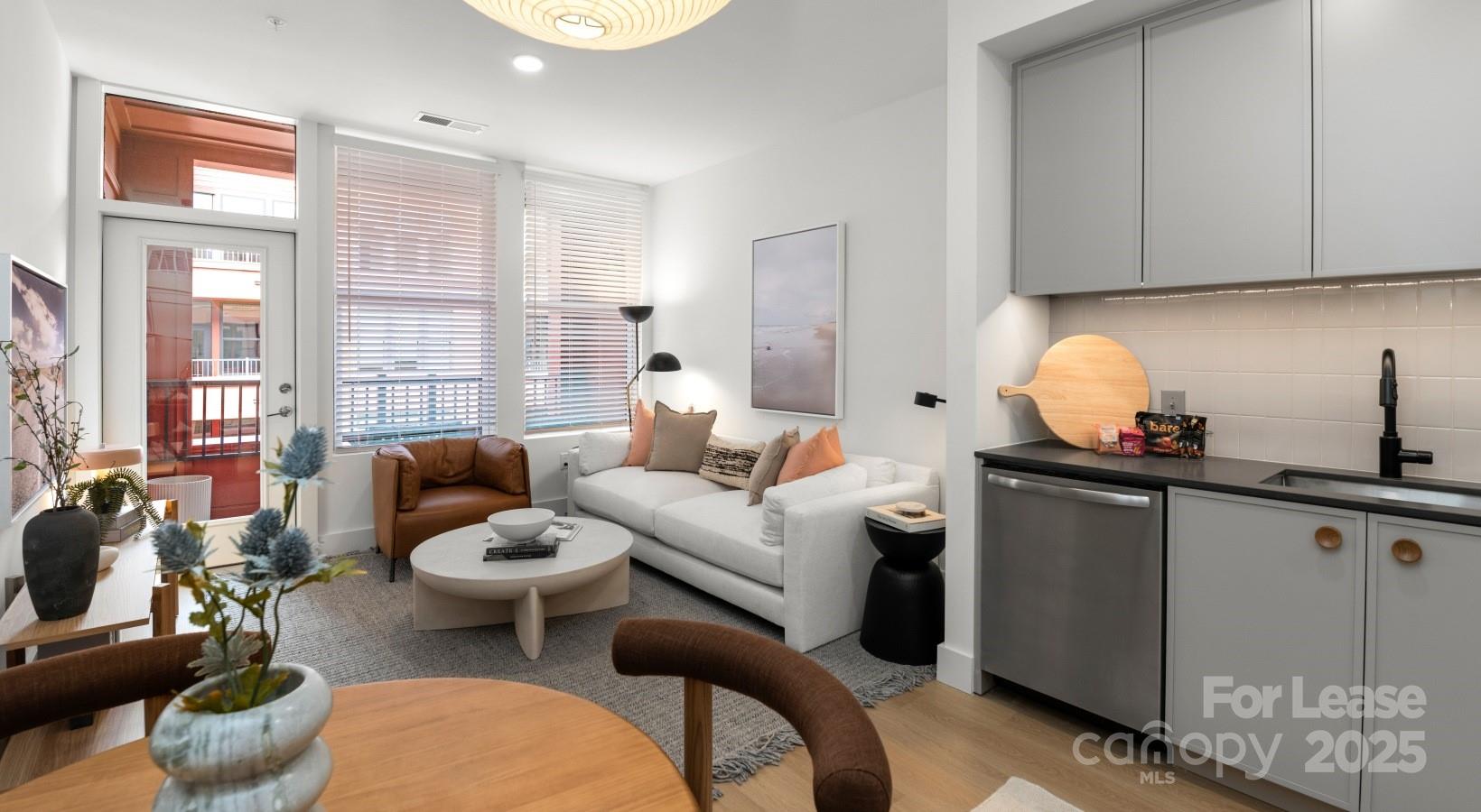 Charlotte, North Carolina 28206, United States, 3 Bedrooms Bedrooms, ,2 BathroomsBathrooms,Residential,Active,129596