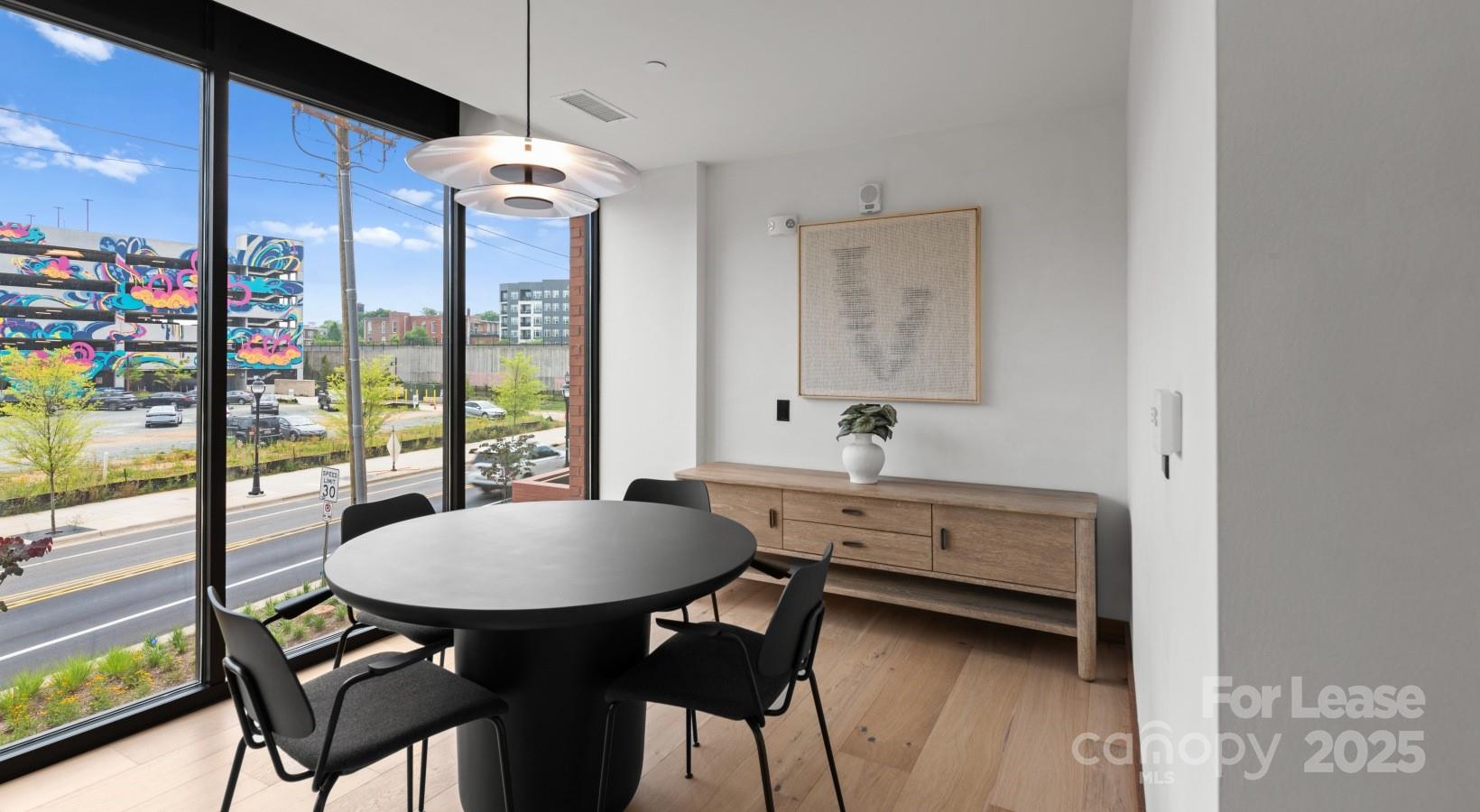 Charlotte, North Carolina 28206, United States, 3 Bedrooms Bedrooms, ,2 BathroomsBathrooms,Residential,Active,129596