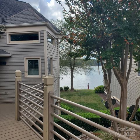 Photo of 14043 Queens Harbor Road, Charlotte, NC 28278 (MLS # 4310563)