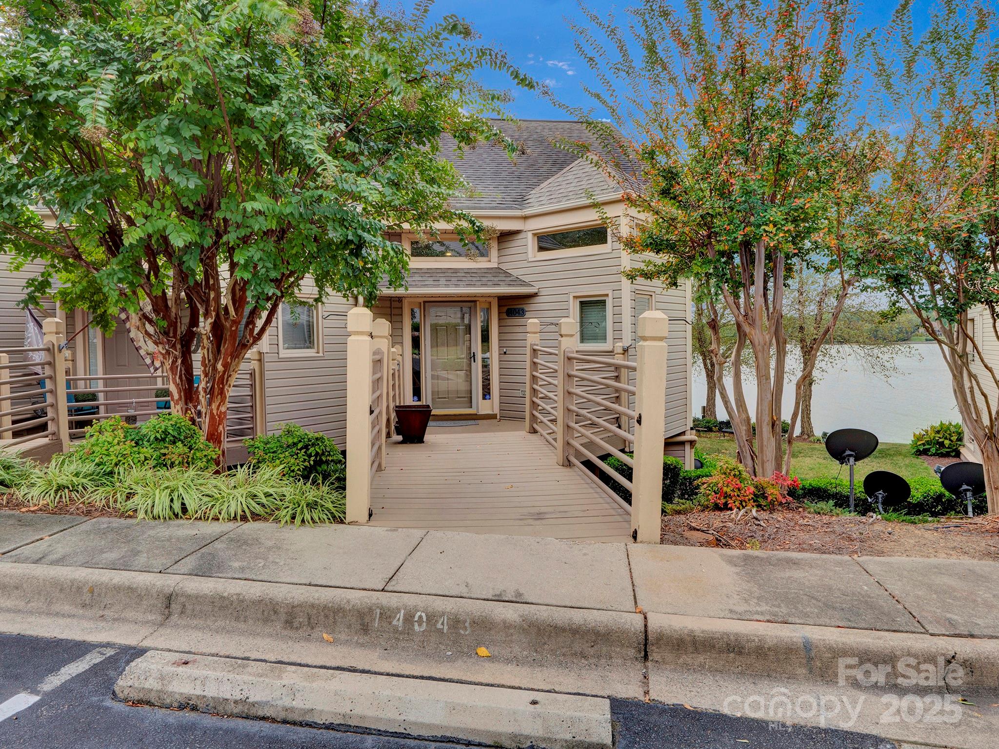 14043 Queens Harbor Road