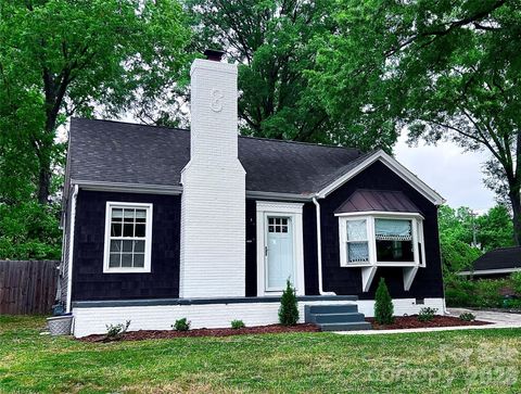 Photo of 1929 Mecklenburg Avenue, Charlotte, NC 28205 (MLS # 4366815)