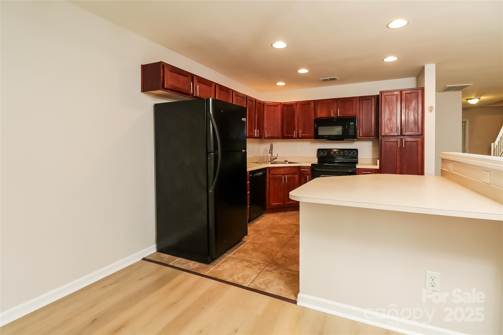 10007 University Park Lane