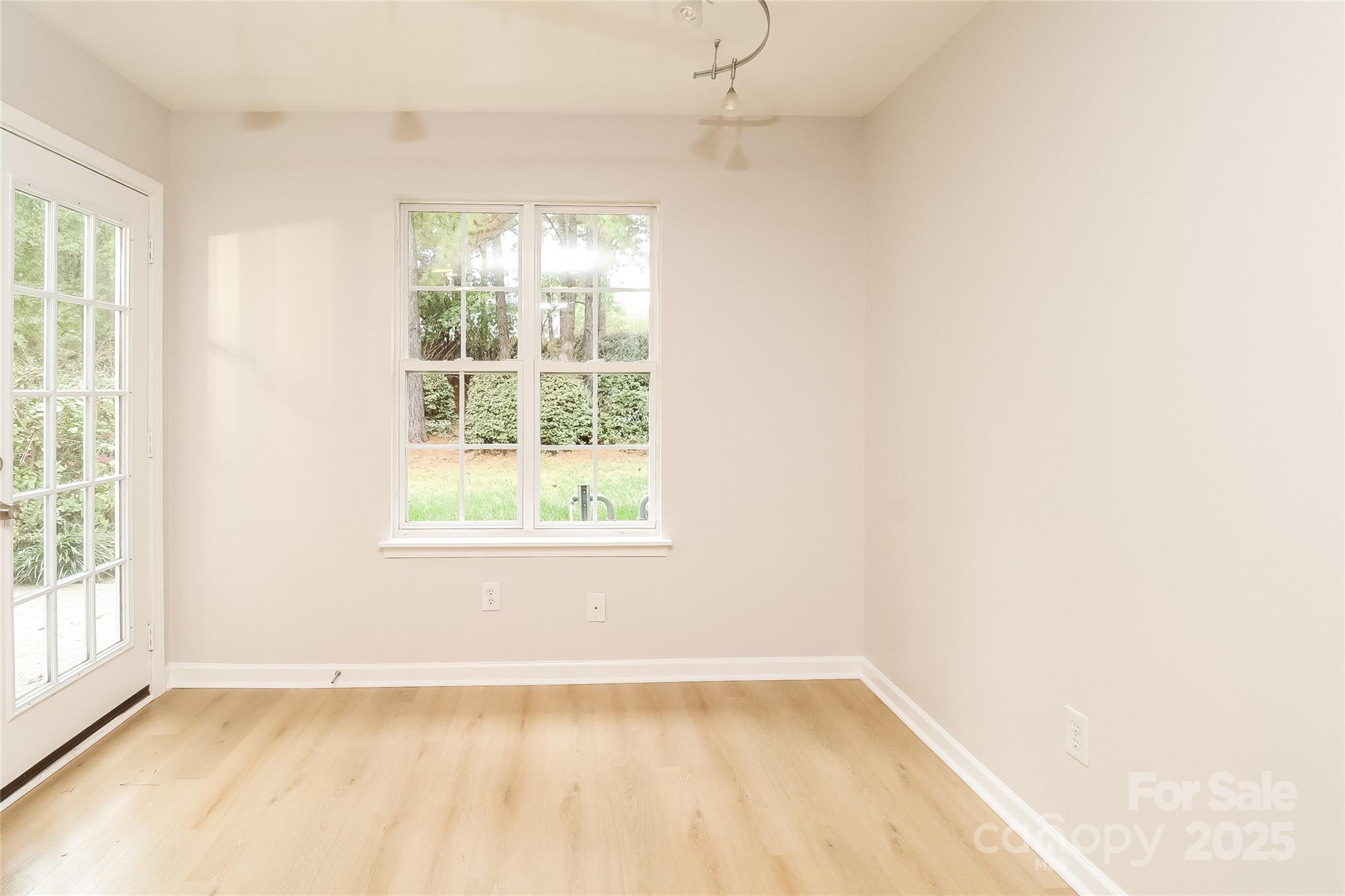 10007 University Park Lane