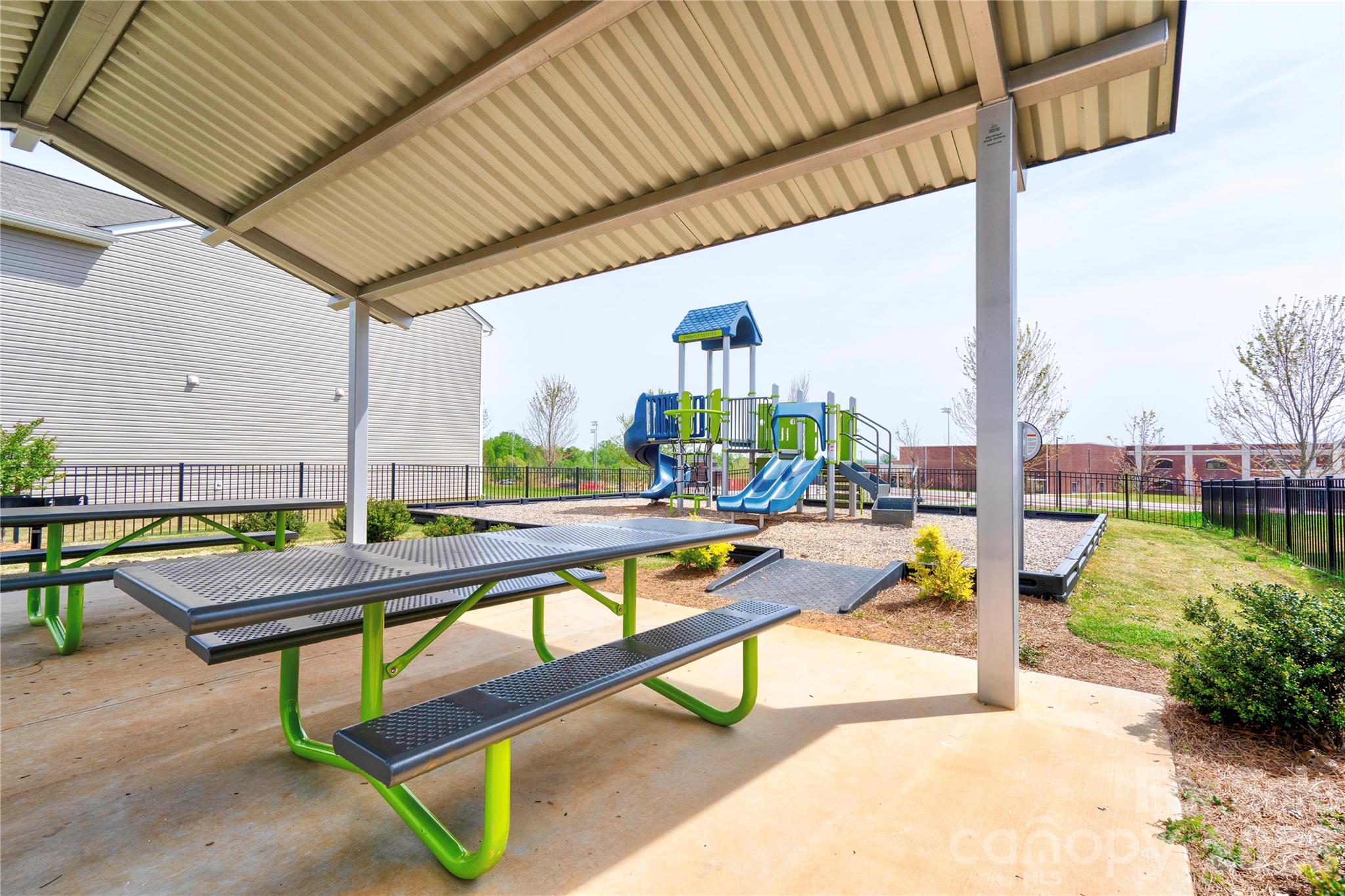 Pinnacle Estates - Residential