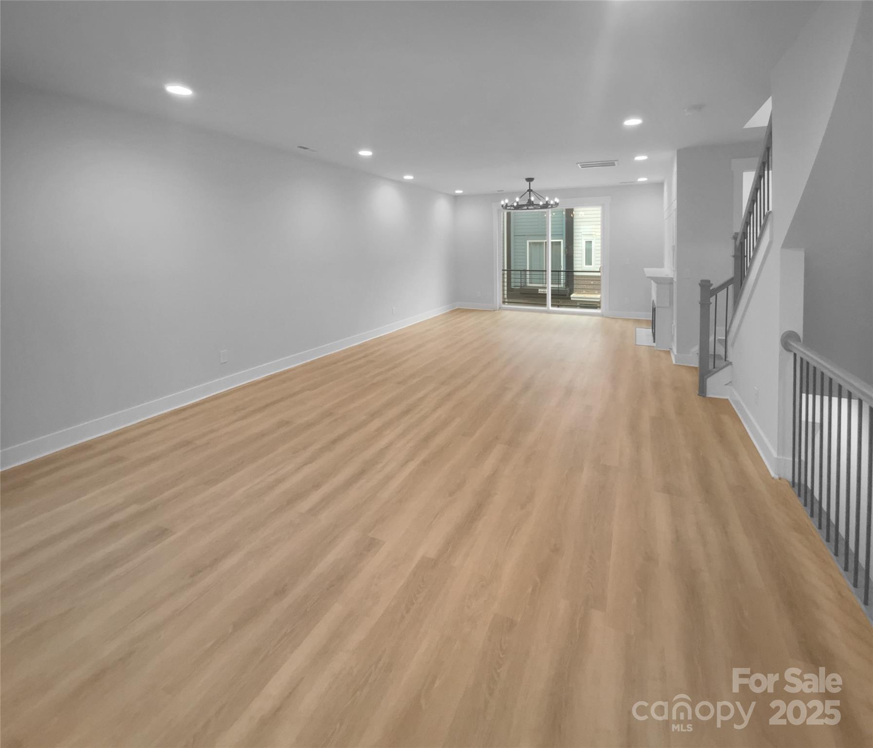 2124 Electric Lane