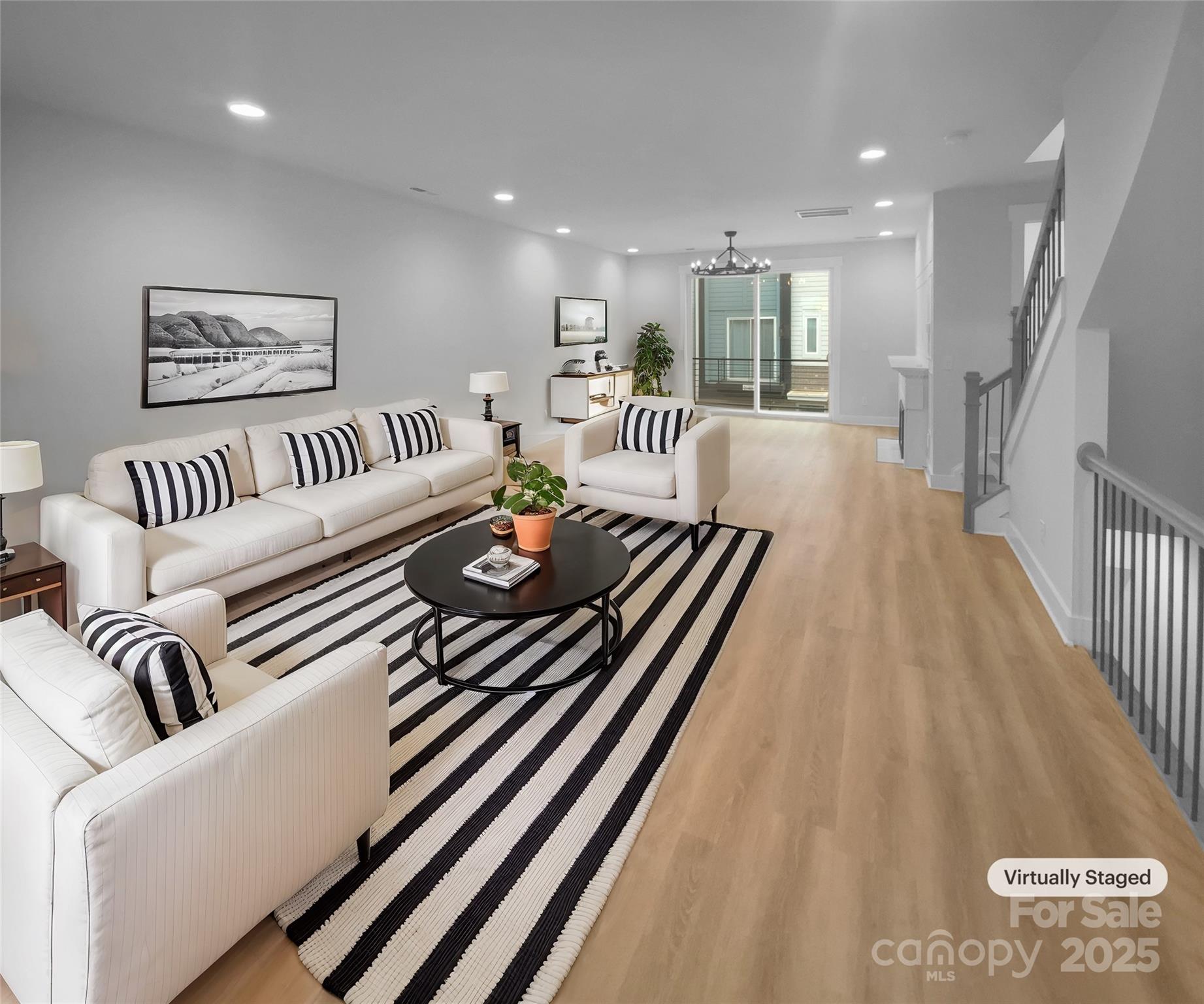 2124 Electric Lane