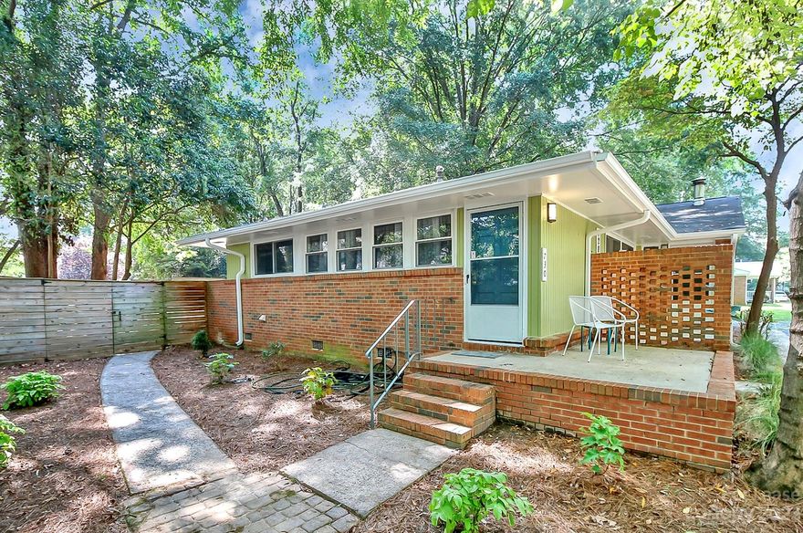 Best of both worlds! commodities of a house, with the maintenance of an apartment. This duplex unit has two bedrooms and one bathroom. Hardwood floors throughout, close to Uptown and Cotswold and Elizabeth restaurants, you couldn't ask for a better location!

Dogs will be considered, yard is shared so they must be dog and people friendly. ($300 non refundable pet fee)