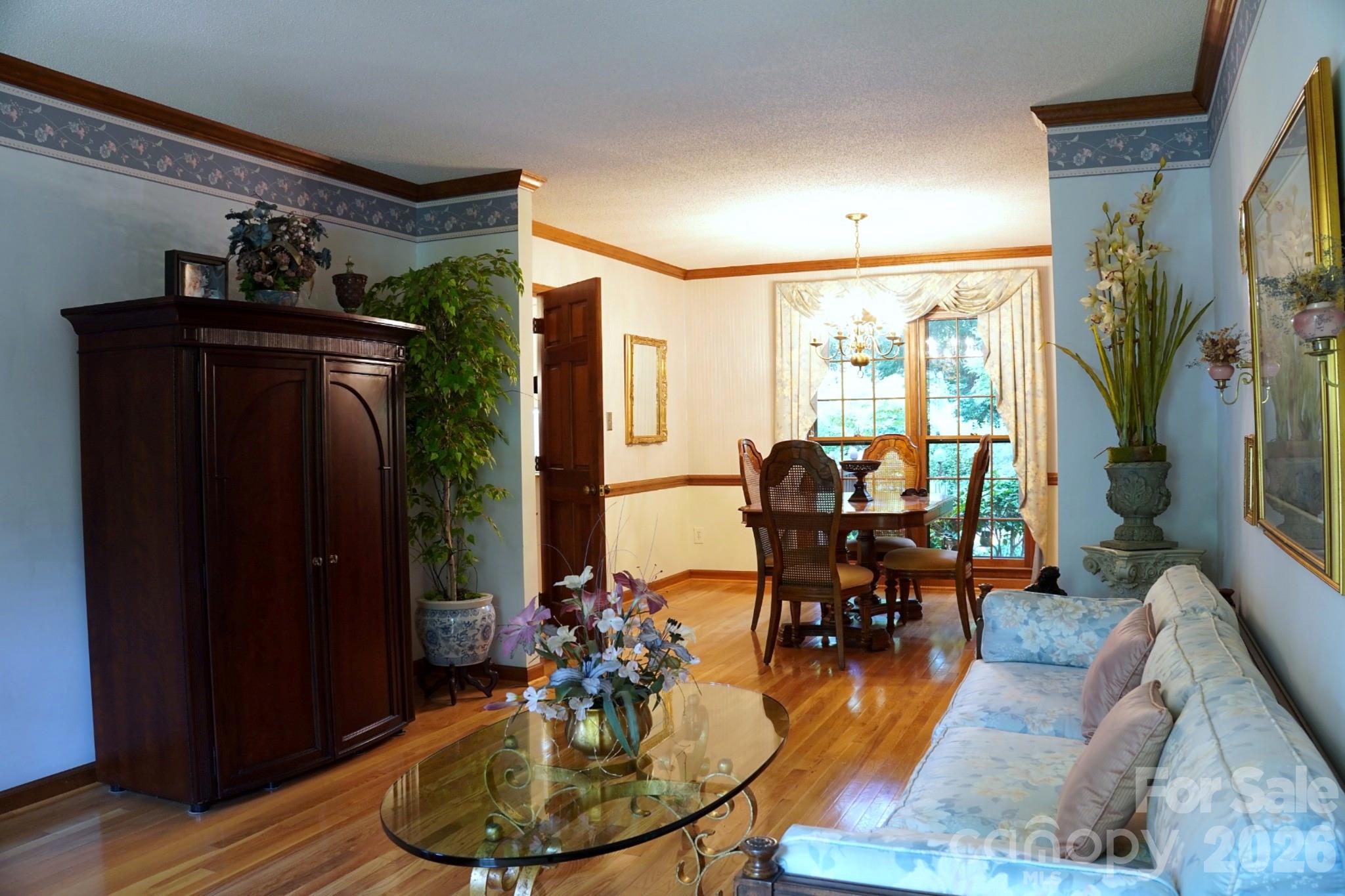 2415 Hopecrest Drive