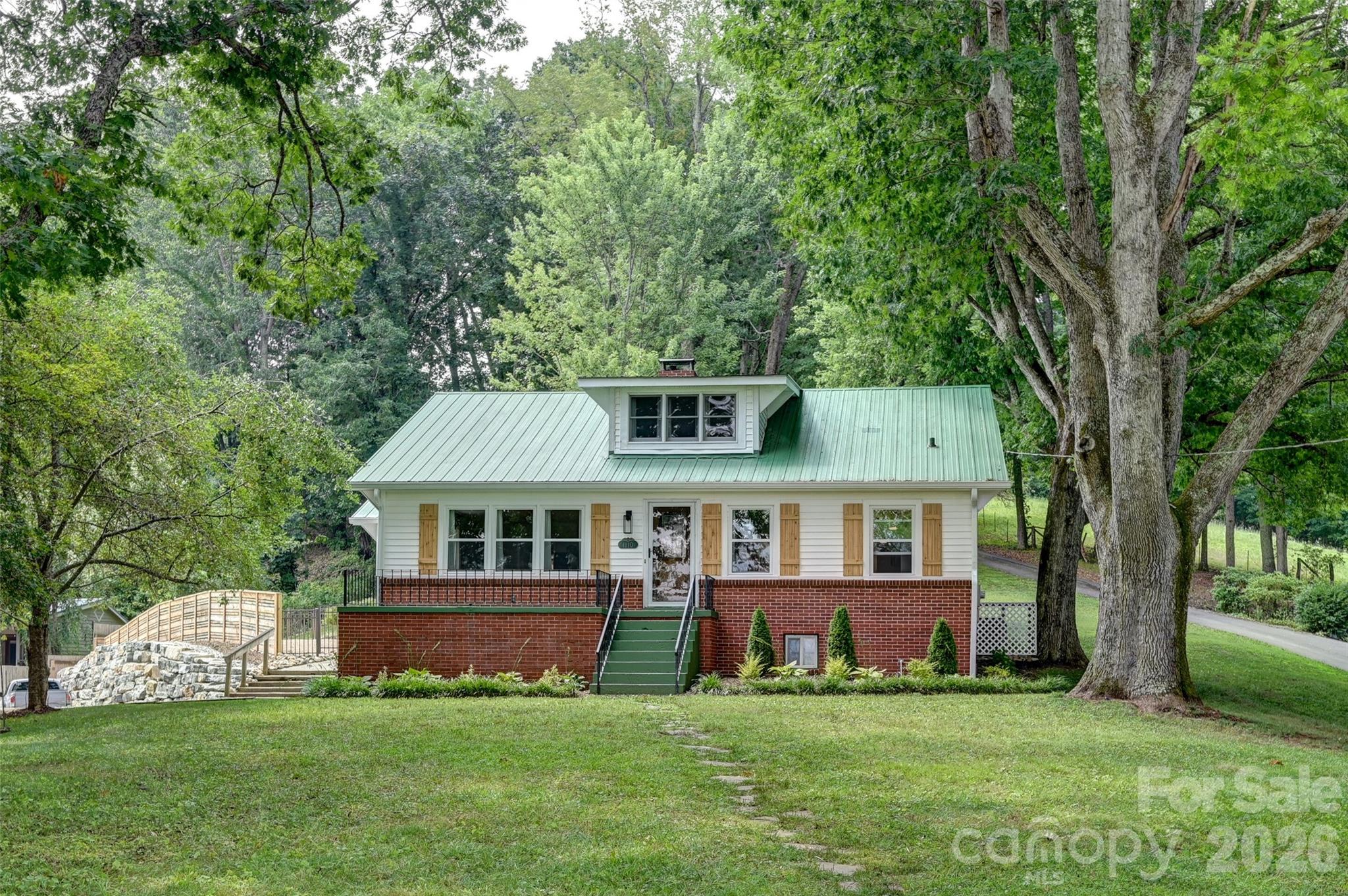 1110 Queentown Road, Canton, NC, 28716