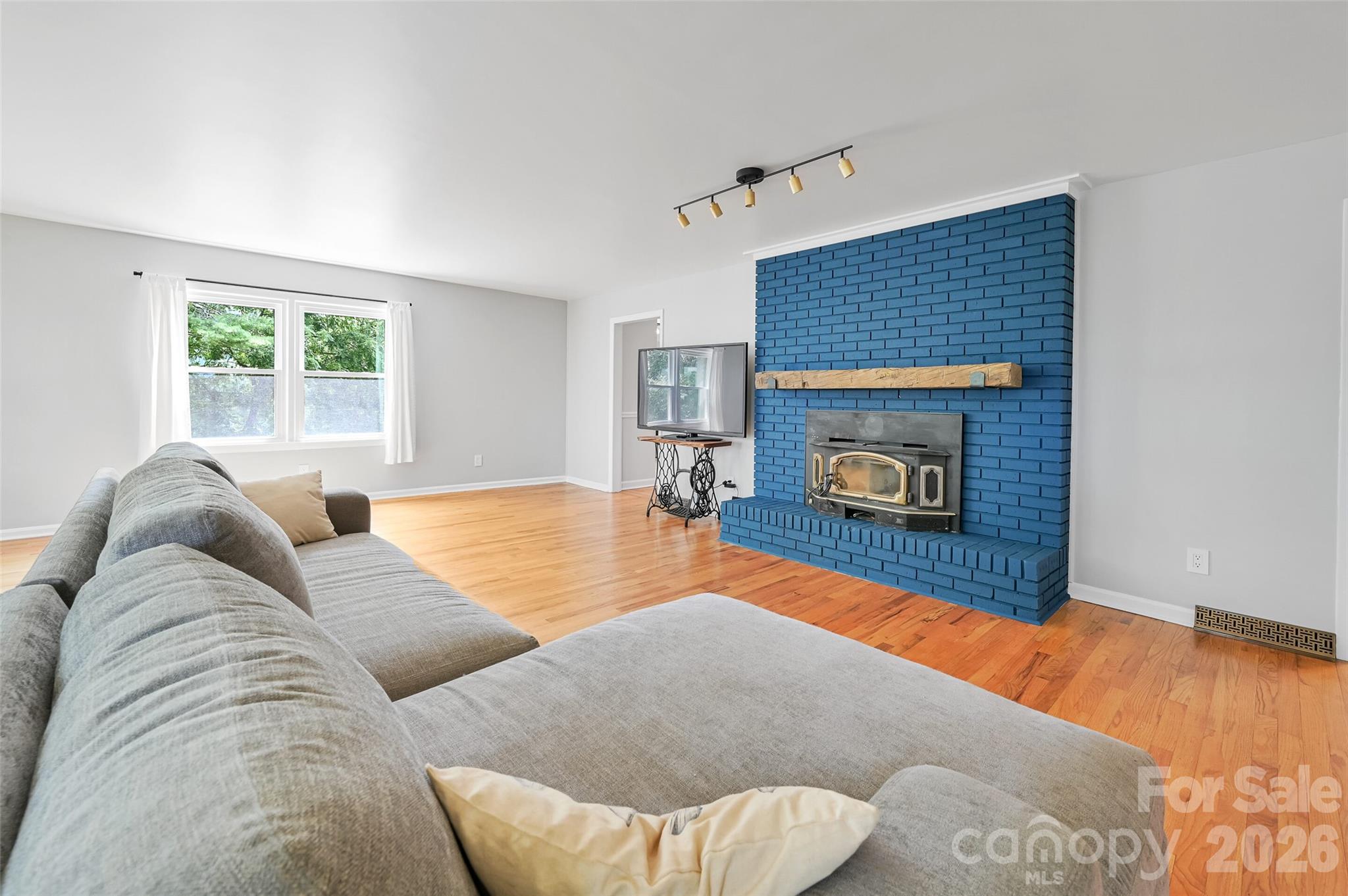 1110 Queentown Road