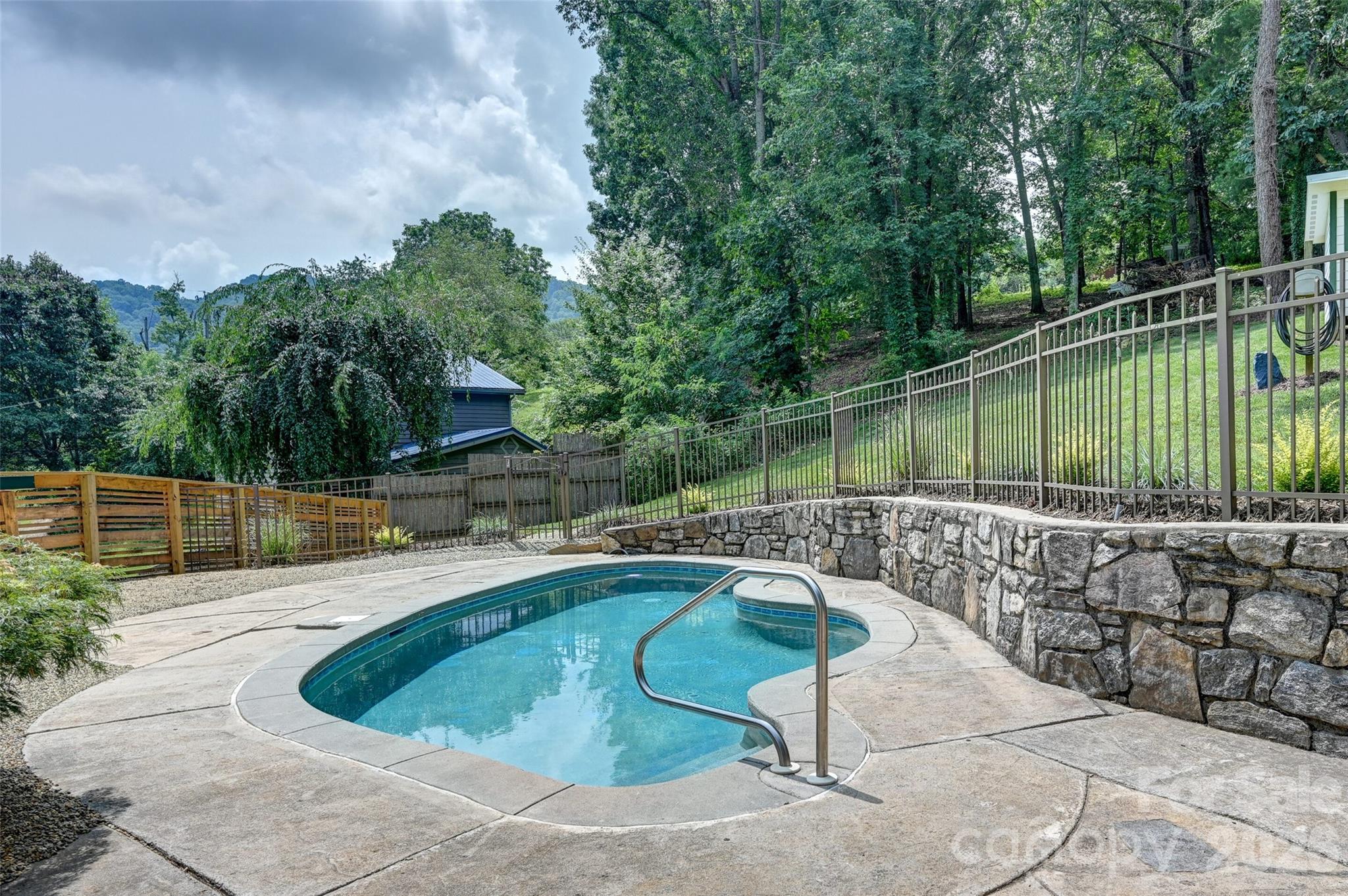 1110 Queentown Road