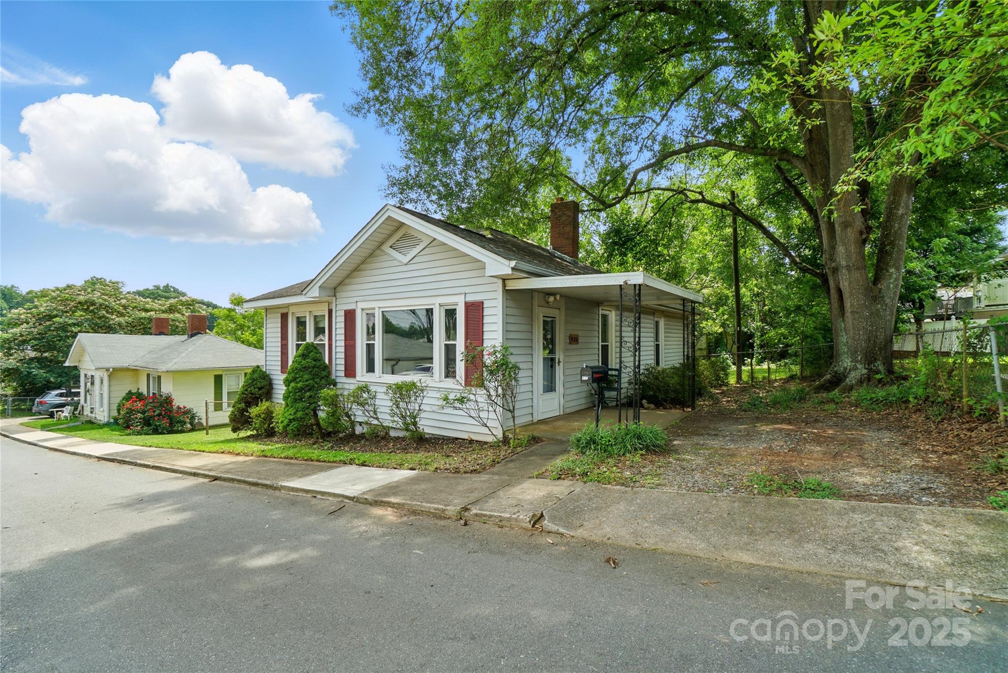 435 Sixteenth Street