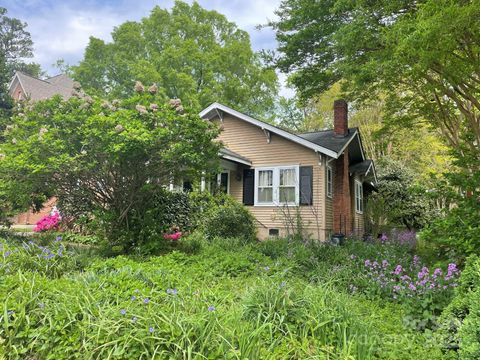 2221 Westminster Place Charlotte NC 28207