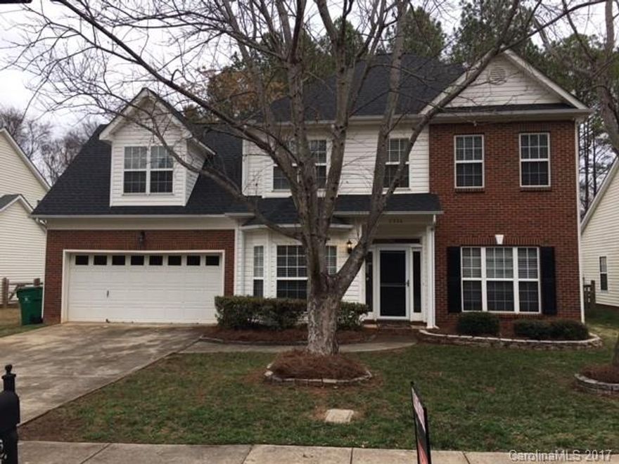 Great home in highly sought out Windward Cove! Large fenced in backyard. Ideal location, within minutes to the Outlet Mall, brand new Harris Teeter, Charlotte Douglas airport and Lake Wylie. Boat slip, dock and storage available for additional fee. New roof installed 2016. New carpet upstairs, master bedroom has trey ceiling w/ tub and separate shower. Large bonus room. Great investment as well, rented for $1400 per month.