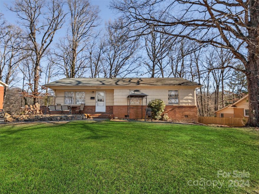 INVESTMENT OPPORUNITY! 3 bedroom, 1.5 bath home in the Sharon Forest Subdivision of East Charlotte. Convenient location!