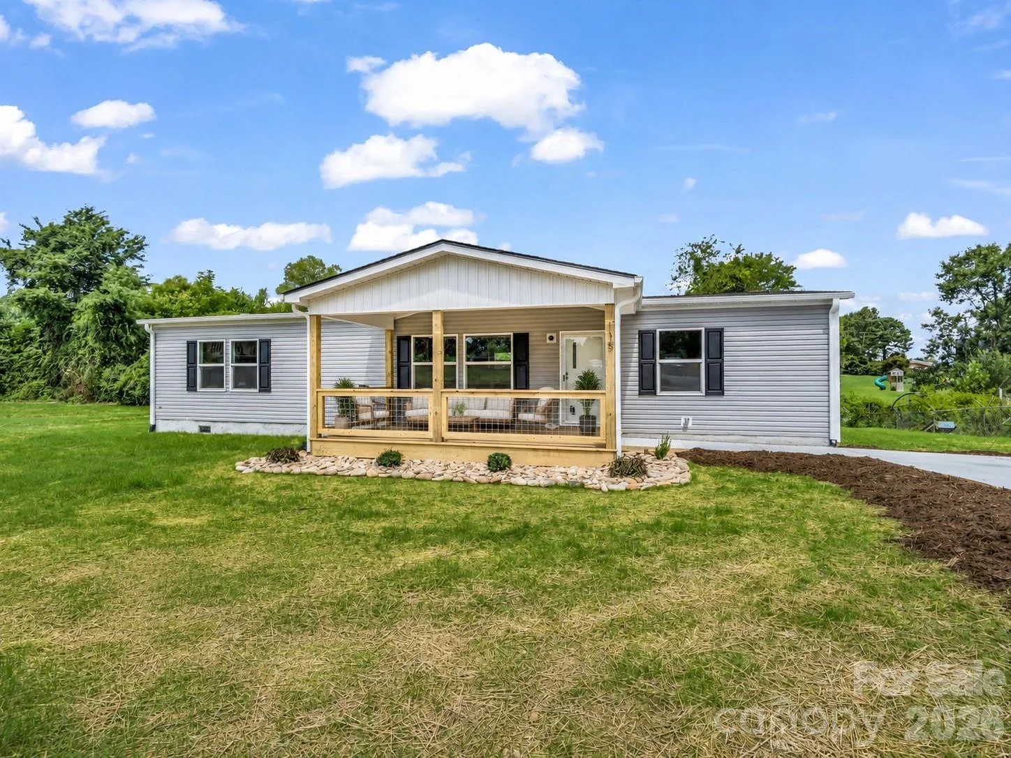 115 Maplewood Knoll Drive, Flat Rock, NC, 28726