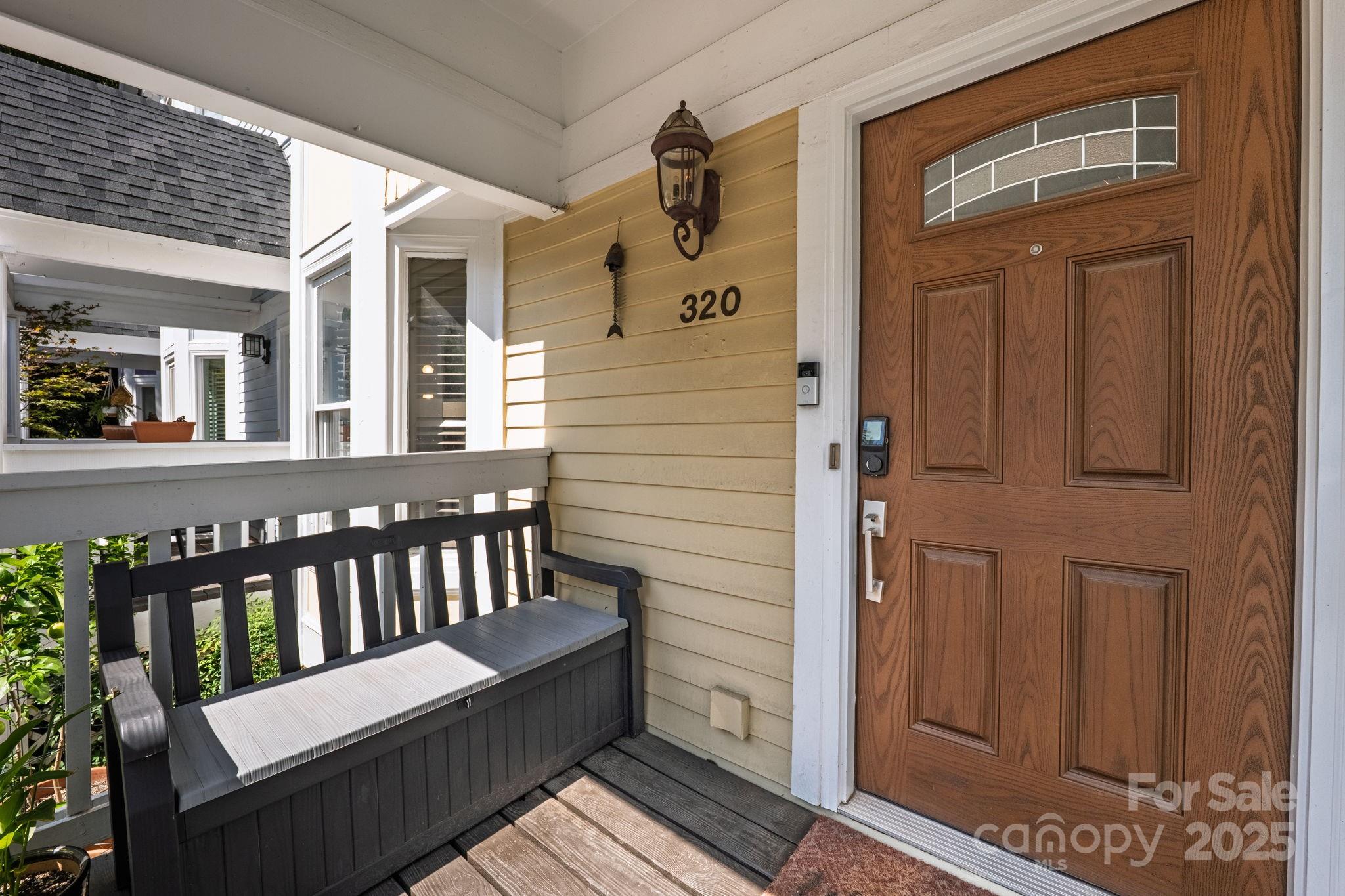 320 W 10th Street