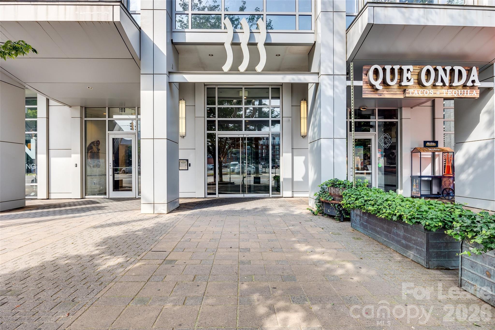 333 W Trade Street 1802