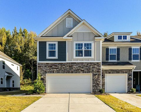 Photo of 230 Quinn Road, Matthews, NC 28104 (MLS # 4308037)