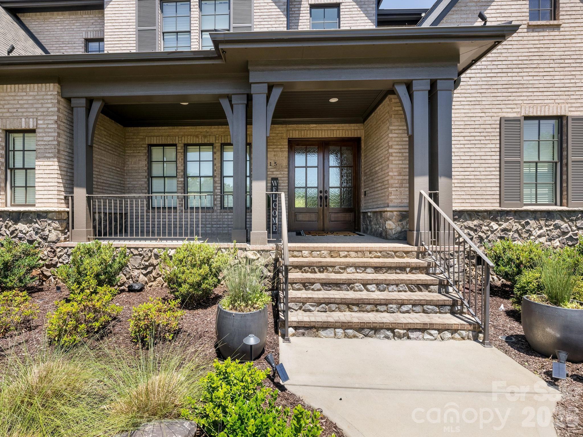 1115 Shelton Oaks Court