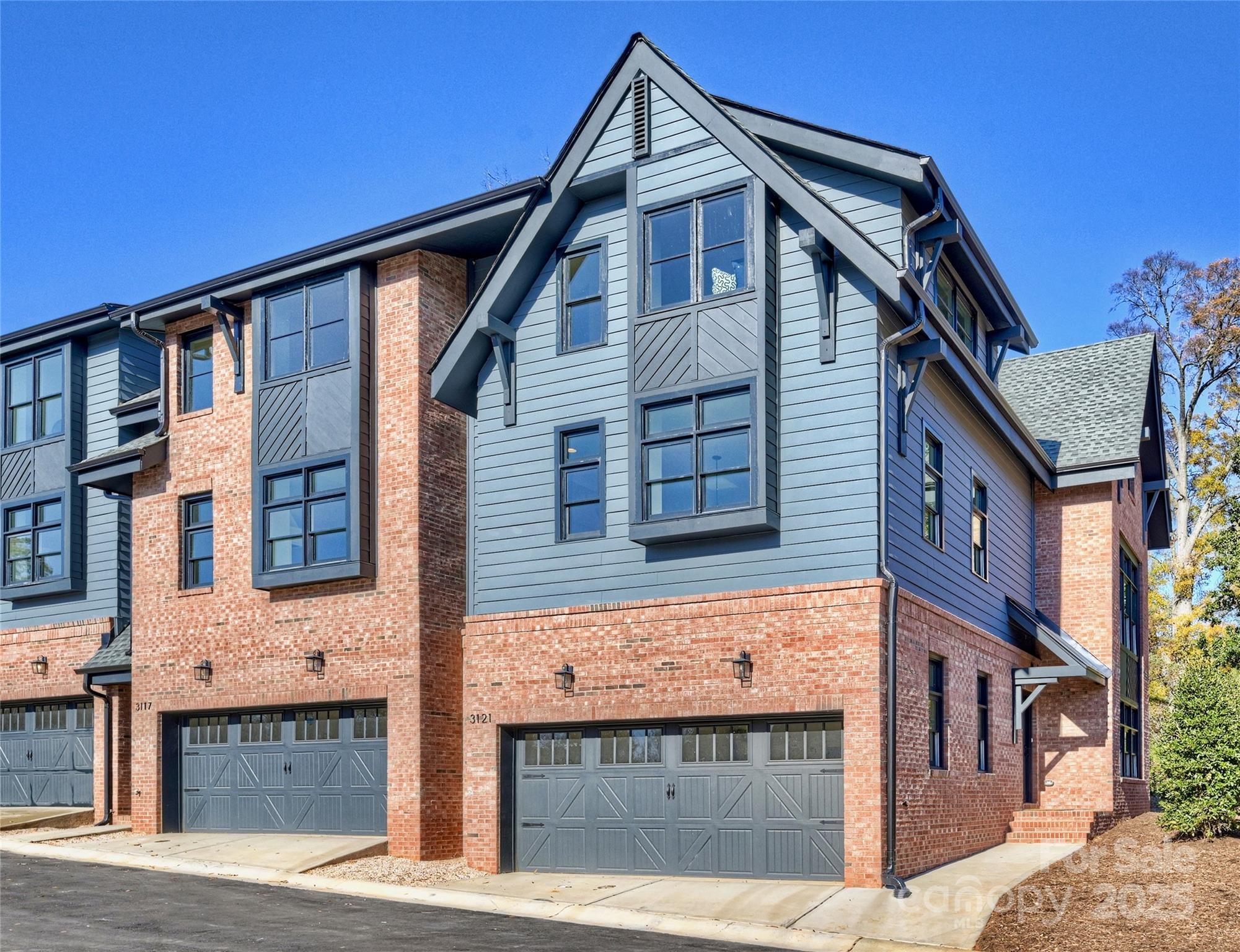 2027 Thurmond Place