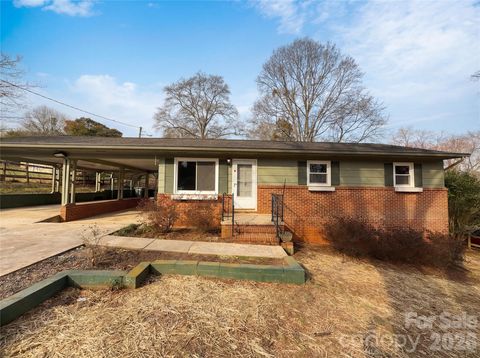 Photo of 310 Mitchell Street, Belmont, NC 28012 (MLS # 4351836)
