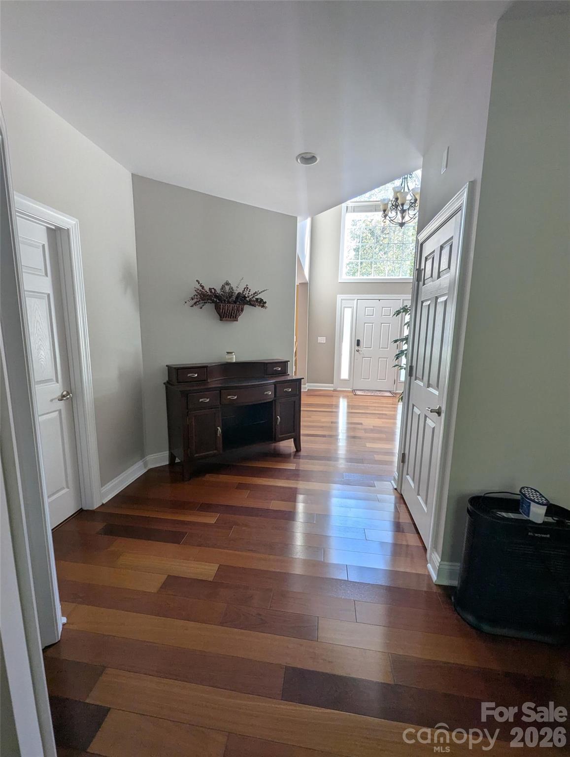 2221 Creek View Court
