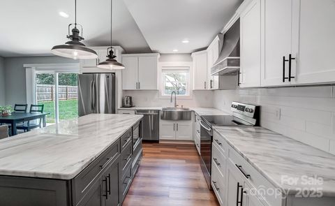 3612 Cobbleridge Drive Charlotte NC 28215