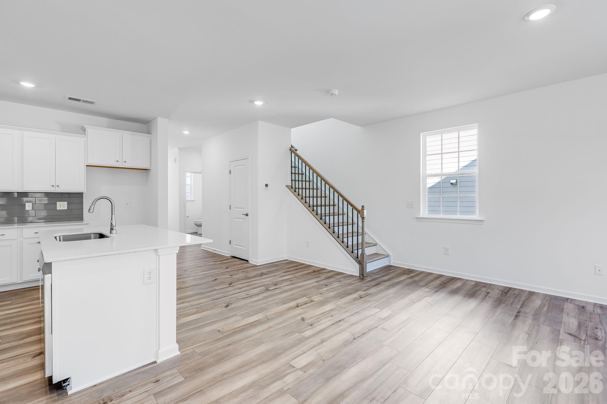 724 Sparano Loop 178