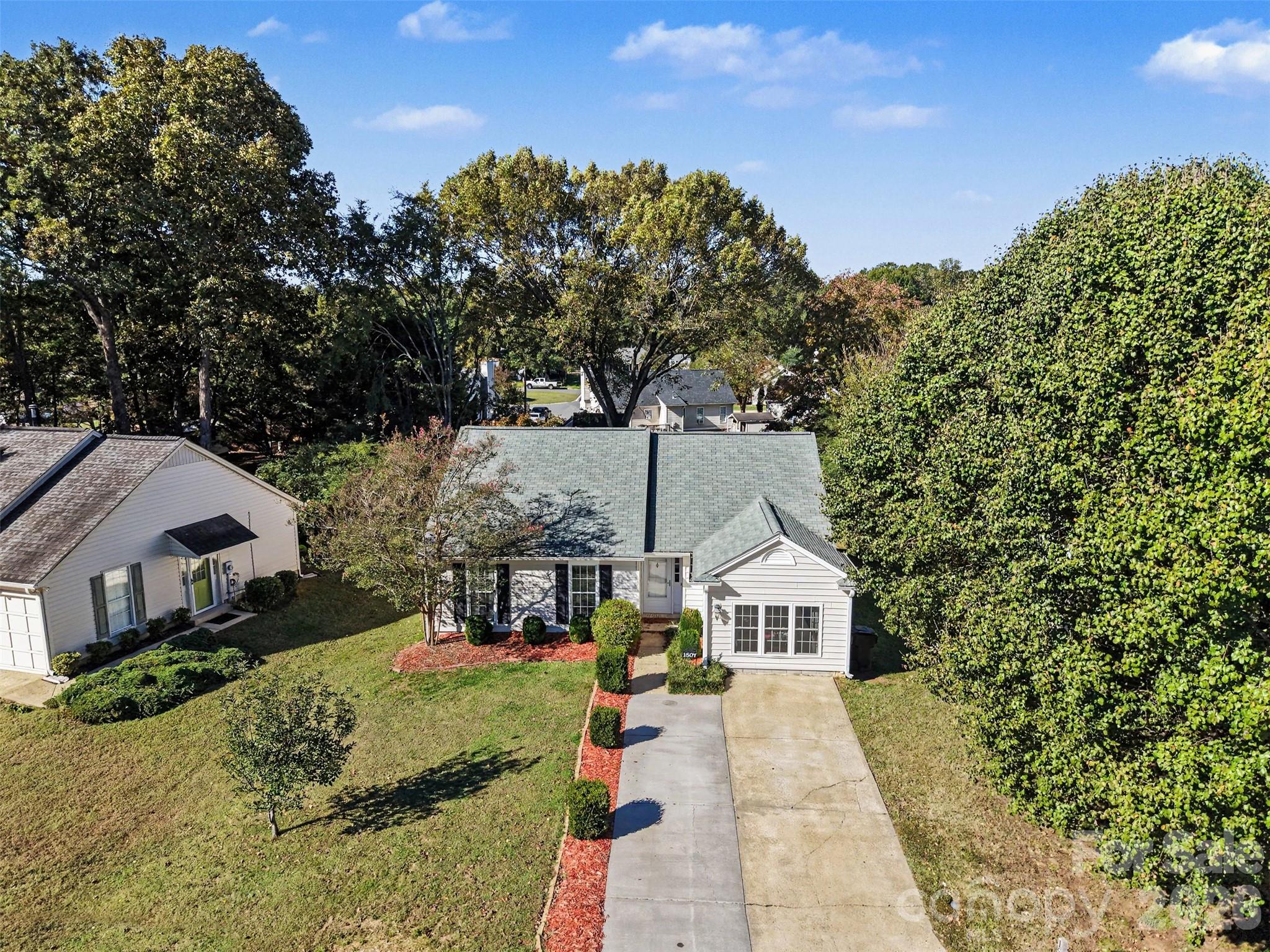 1507 Crestdale Road