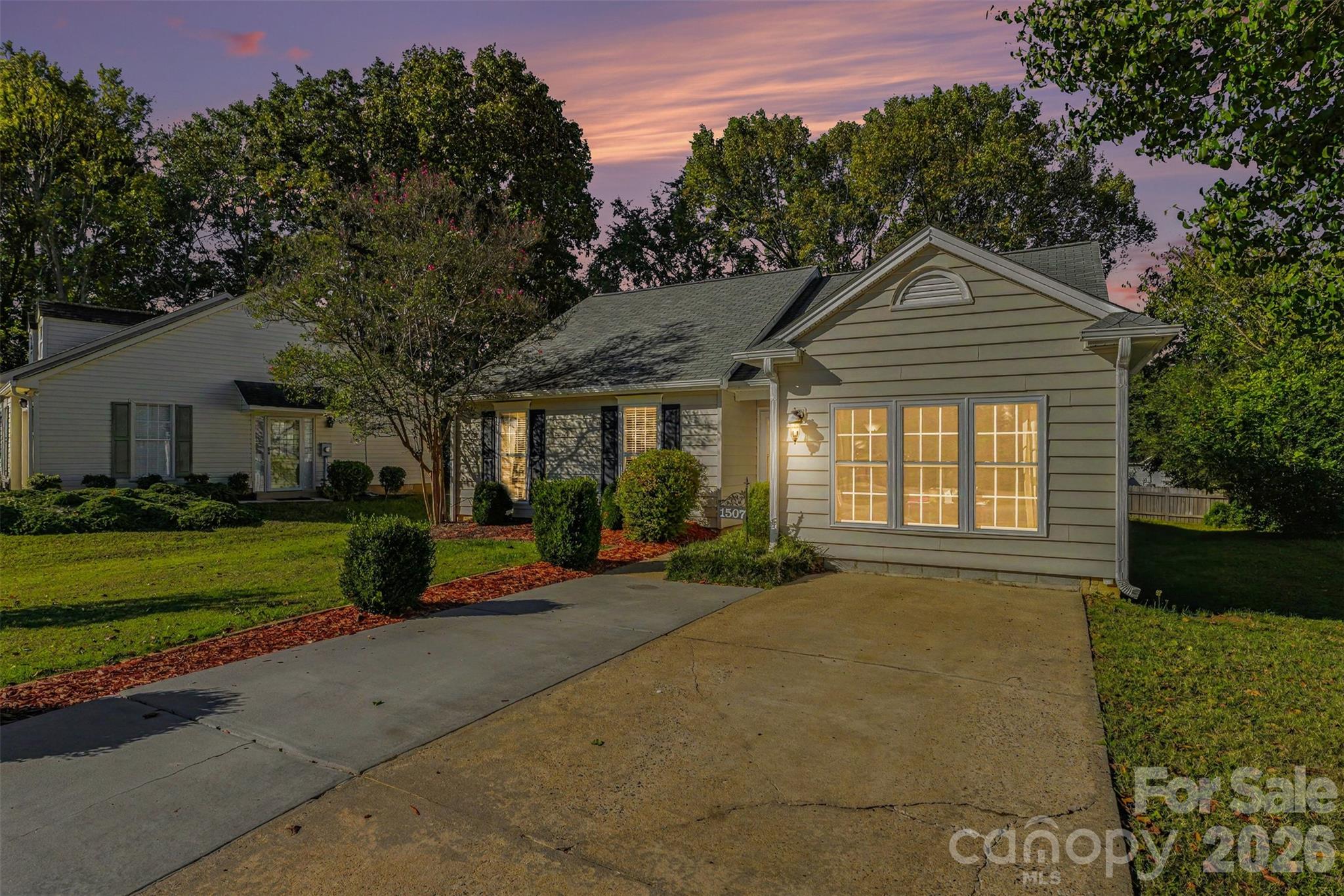 1507 Crestdale Road