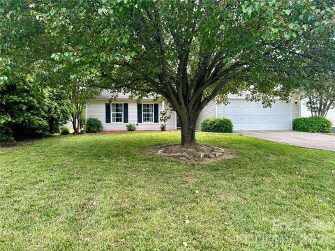 Photo of 3005 Brekonridge Centre Drive, Monroe, NC 28110 (MLS # 4399408)